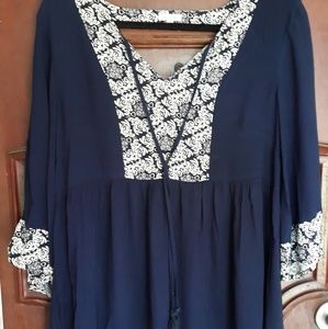 A En Creme blue and white dress
